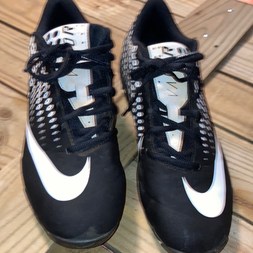 Nike baseball cleats mens size 8.5 black and white